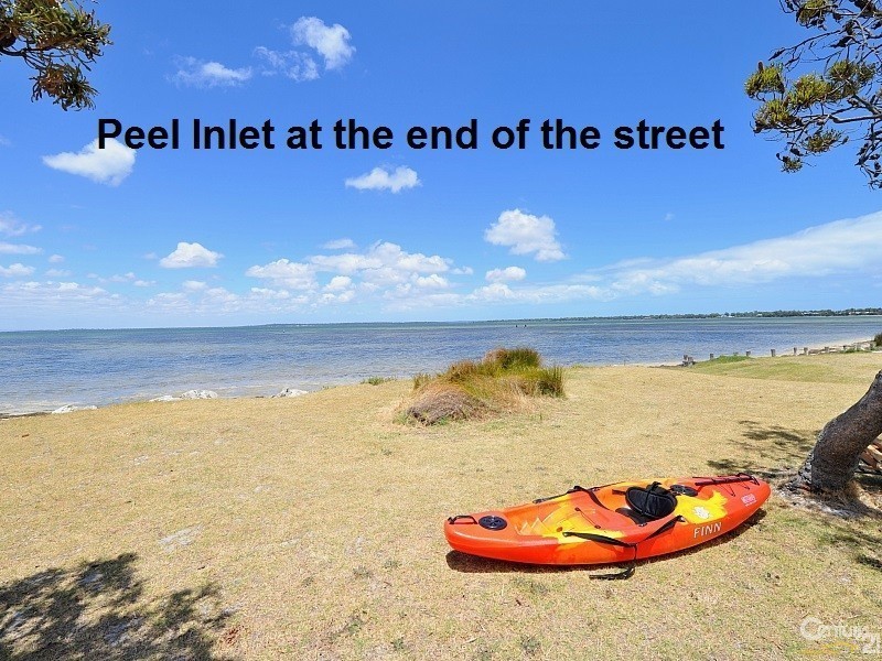 8 Flinders Street, Falcon WA 6210