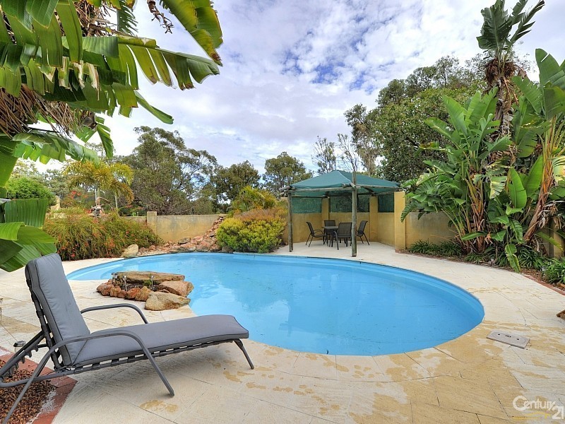 27 Noorumba Road, Barragup WA 6209