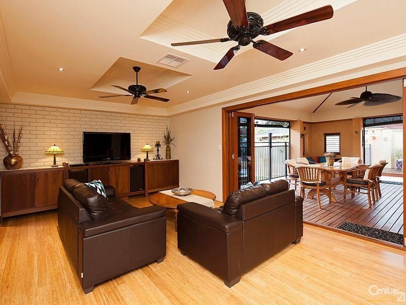 64 McLarty Road, Halls Head WA 6210