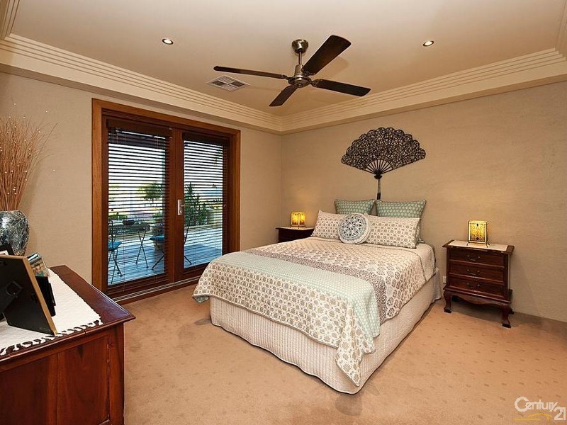 64 McLarty Road, Halls Head WA 6210