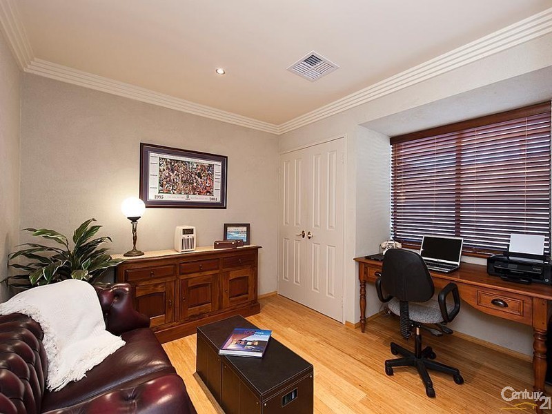 64 McLarty Road, Halls Head WA 6210