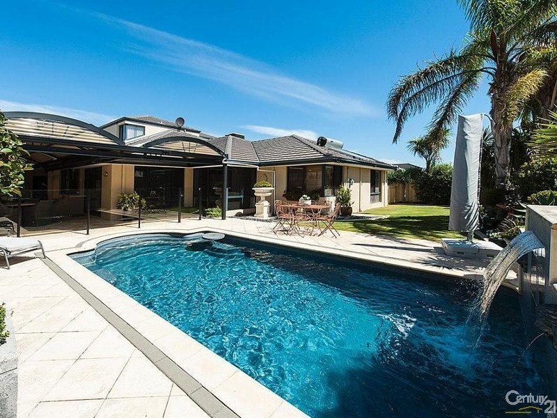 18 Podman Turn, Madora Bay WA 6210