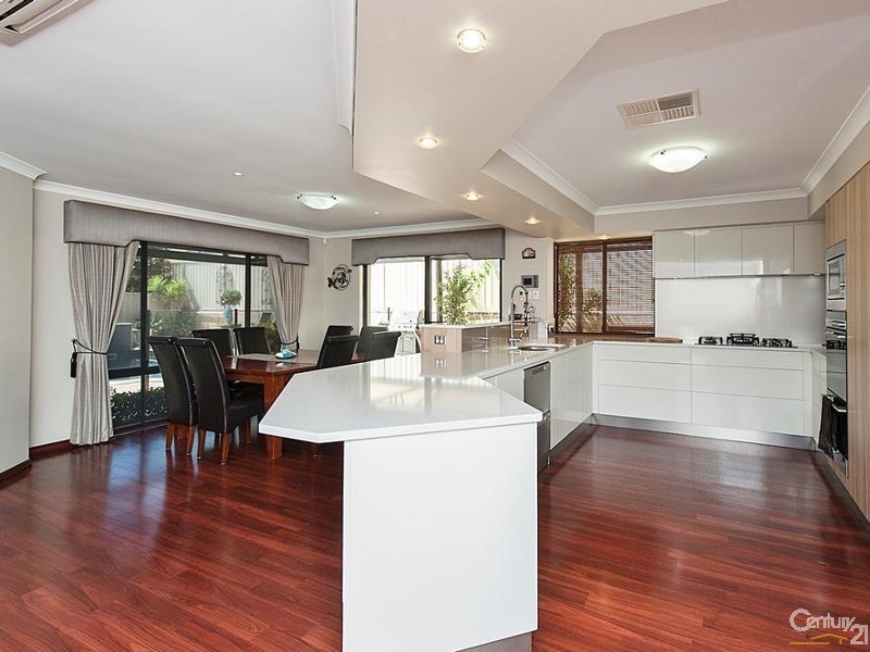 18 Podman Turn, Madora Bay WA 6210