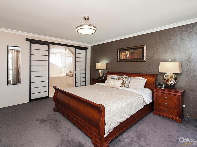 18 Podman Turn, Madora Bay WA 6210