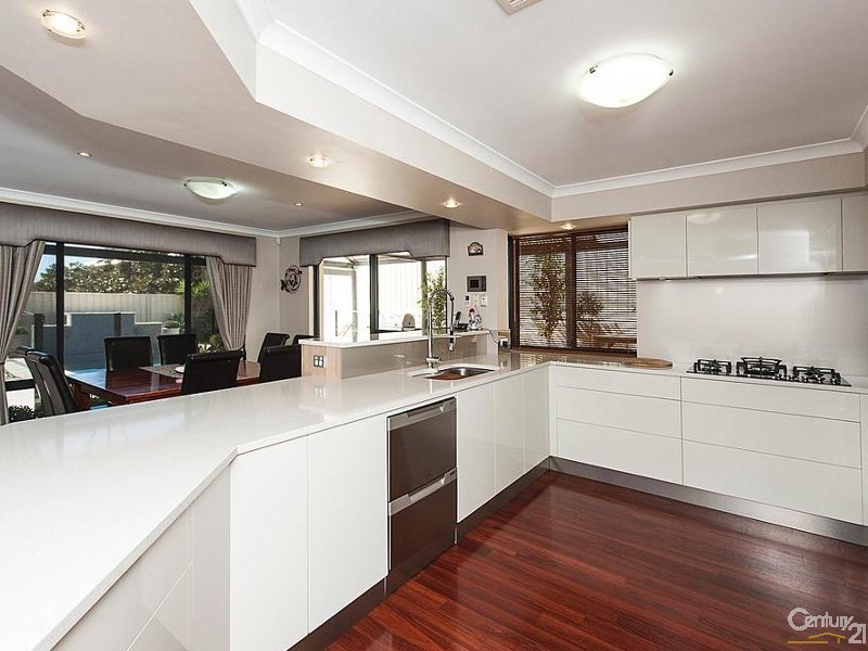 18 Podman Turn, Madora Bay WA 6210