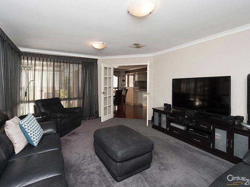 18 Podman Turn, Madora Bay WA 6210