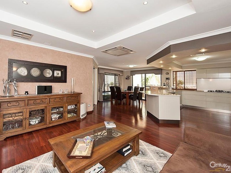 18 Podman Turn, Madora Bay WA 6210