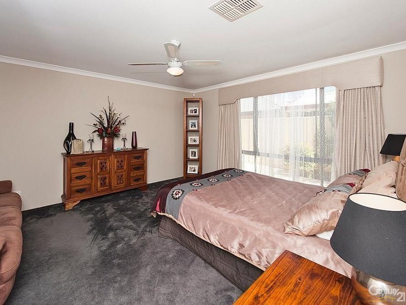 18 Podman Turn, Madora Bay WA 6210