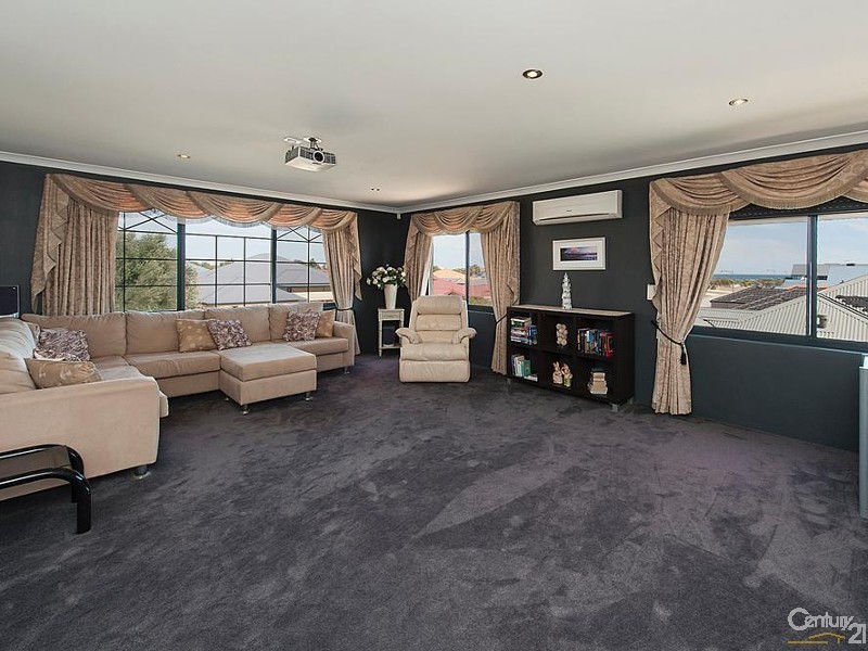 18 Podman Turn, Madora Bay WA 6210