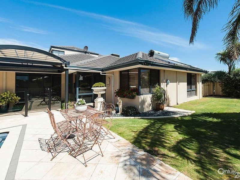 18 Podman Turn, Madora Bay WA 6210