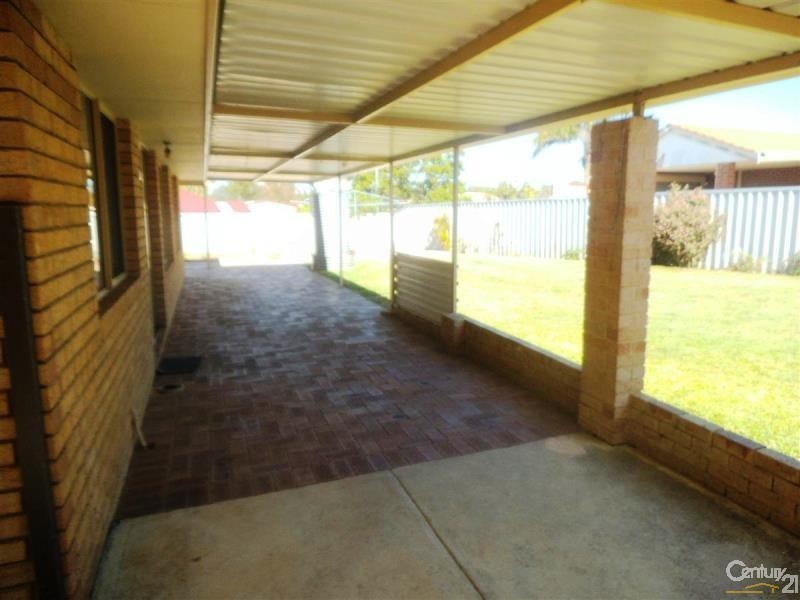 31 Waldron Boulevard, Greenfields WA 6210