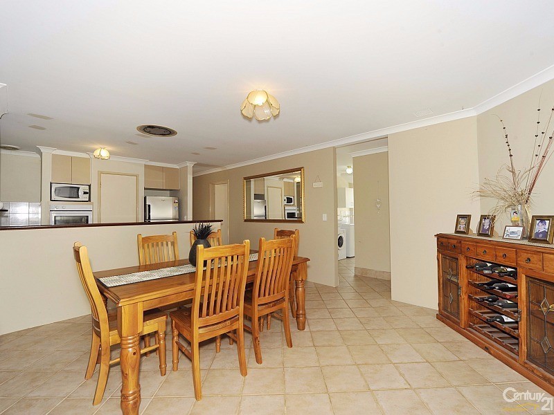 11 Fairway Crescent, Meadow Springs WA 6210