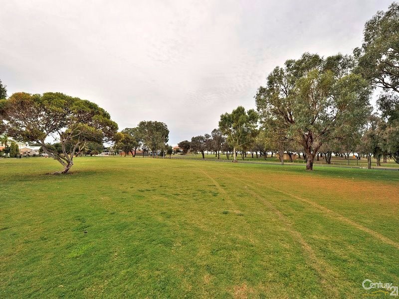 10 Sovereign Gardens (Port Mandurah), Halls Head WA 6210