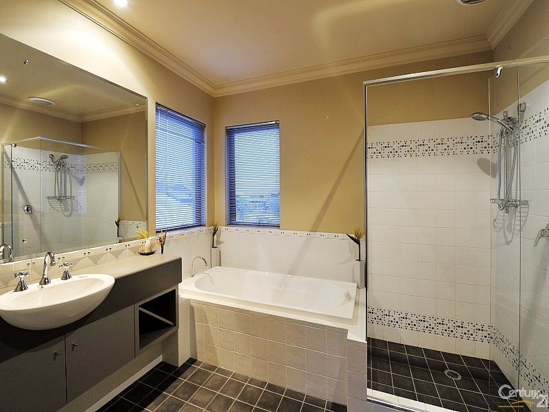 23 Nyari Court, Halls Head WA 6210