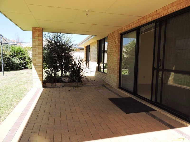 29 Yindana Boulevard, Lakelands WA 6180