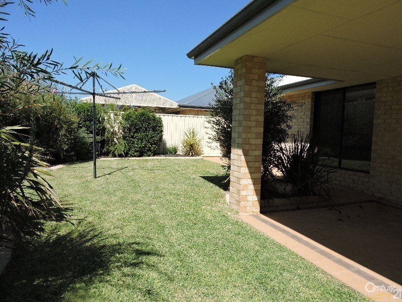 29 Yindana Boulevard, Lakelands WA 6180