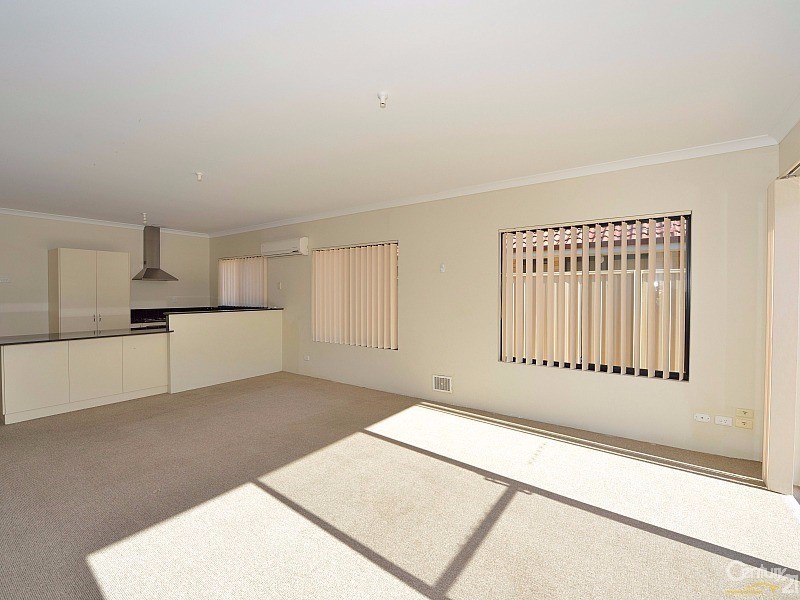 1/9 Blossom Place, Coodanup WA 6210