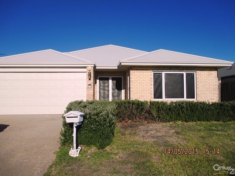 229 Peelwood Parade, Halls Head WA 6210