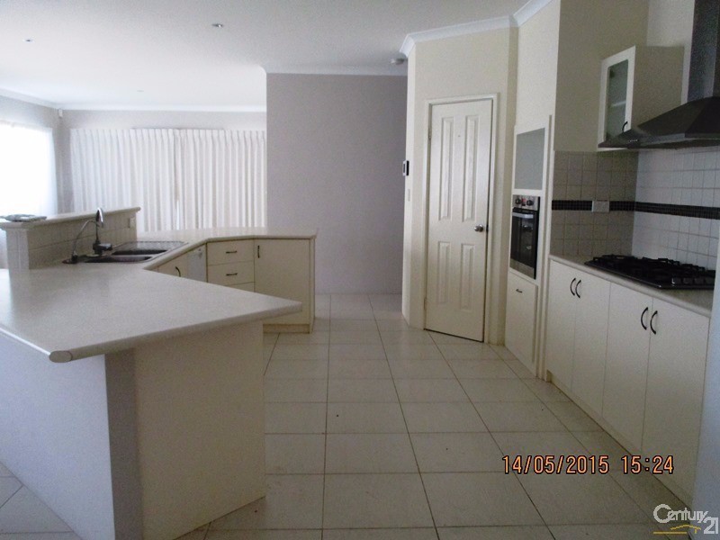 229 Peelwood Parade, Halls Head WA 6210