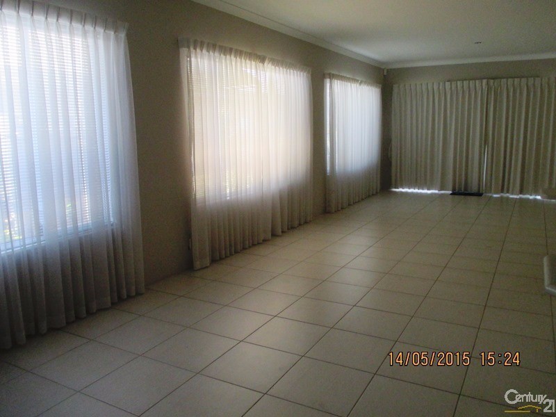 229 Peelwood Parade, Halls Head WA 6210