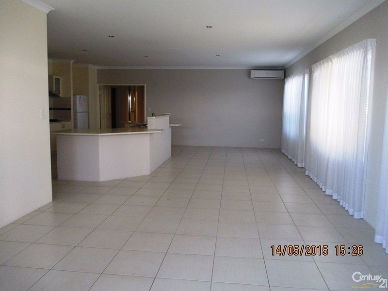 229 Peelwood Parade, Halls Head WA 6210