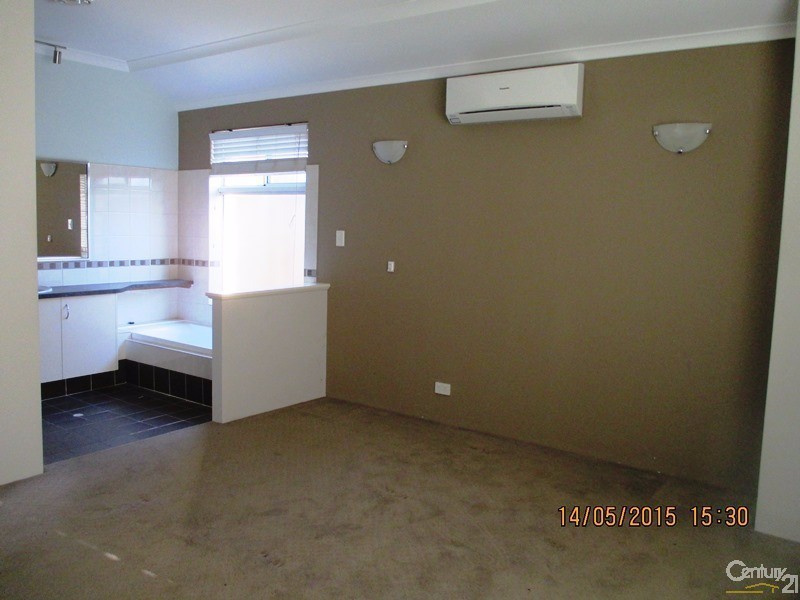 229 Peelwood Parade, Halls Head WA 6210