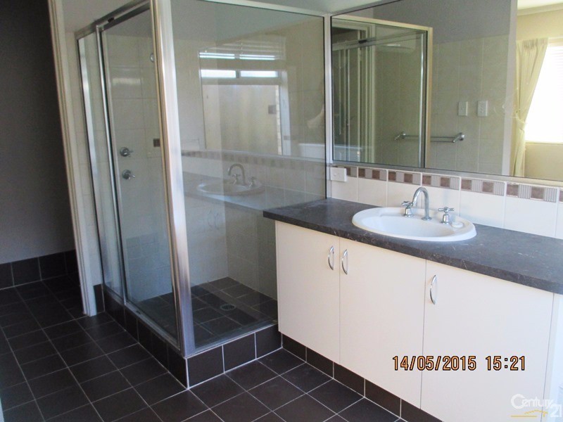 229 Peelwood Parade, Halls Head WA 6210