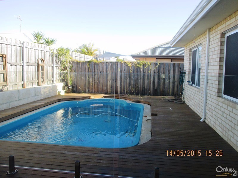 229 Peelwood Parade, Halls Head WA 6210