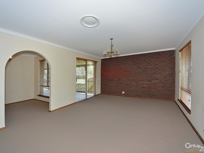 1 Talwood Place, Halls Head WA 6210