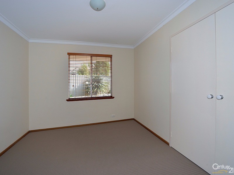 1 Talwood Place, Halls Head WA 6210