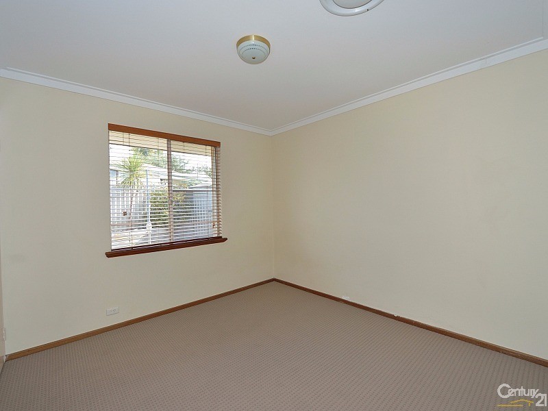 1 Talwood Place, Halls Head WA 6210