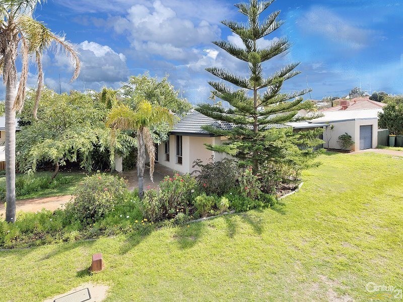 1 Talwood Place, Halls Head WA 6210