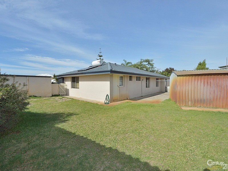1 Talwood Place, Halls Head WA 6210