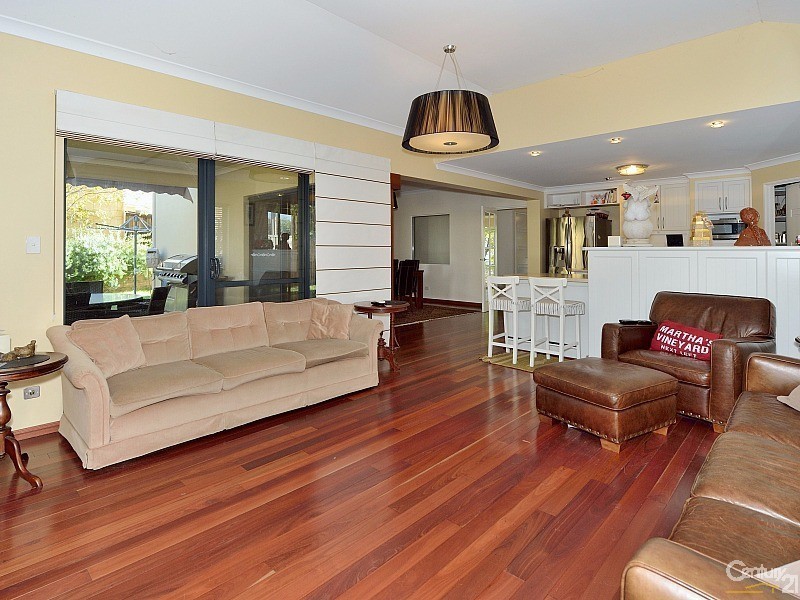 96 McLarty Road, Halls Head WA 6210