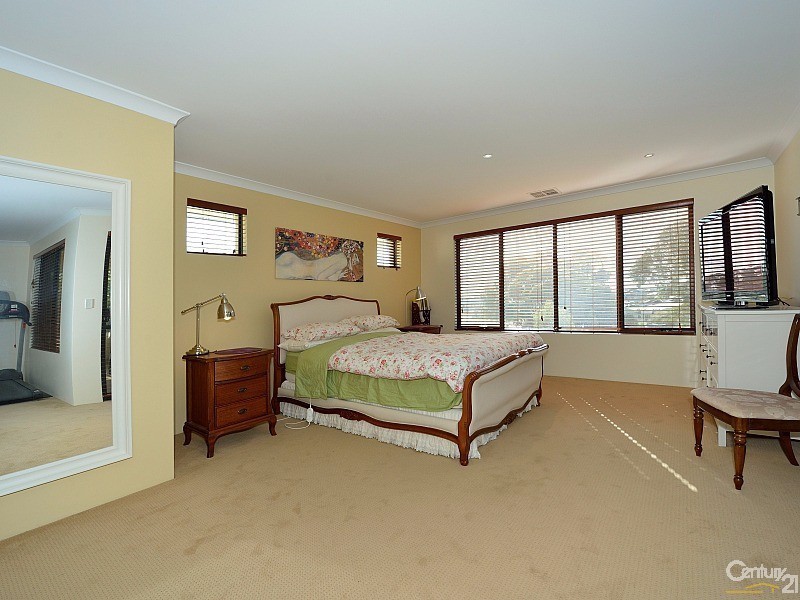 96 McLarty Road, Halls Head WA 6210