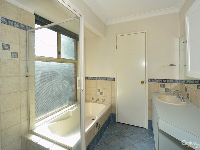 8 Nightingale Place, Greenfields WA 6210