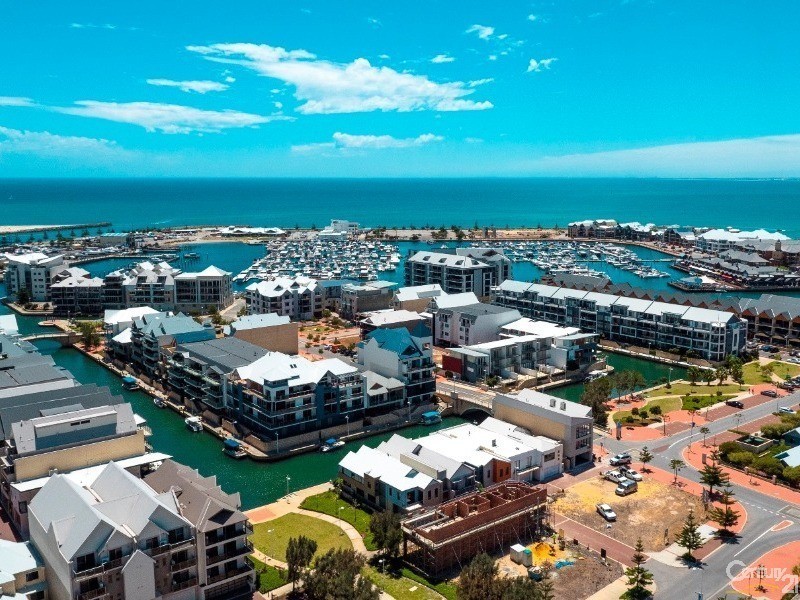 1101/3 Marco Polo Drive, Mandurah WA 6210