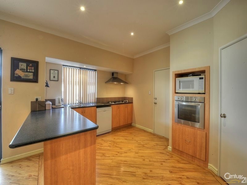 25 Guillardon Terrace, Madora Bay WA 6210