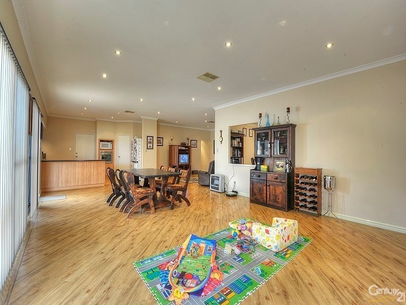 25 Guillardon Terrace, Madora Bay WA 6210