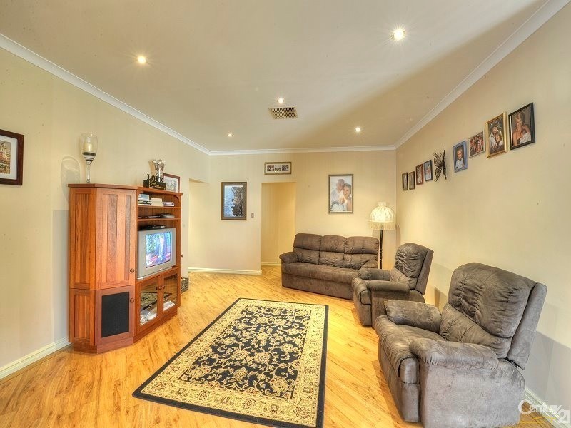 25 Guillardon Terrace, Madora Bay WA 6210