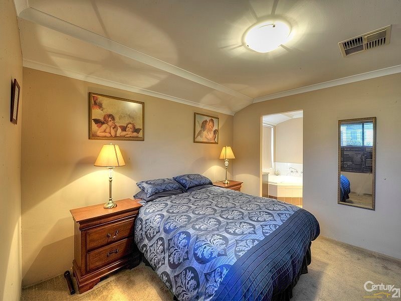 25 Guillardon Terrace, Madora Bay WA 6210