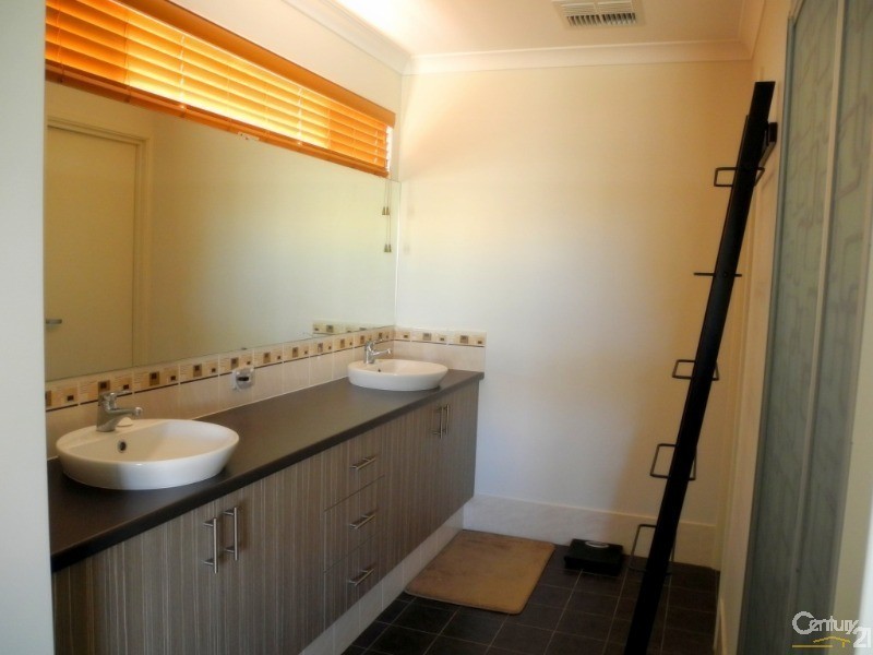 40 Eleanore Drive, Madora Bay WA 6210