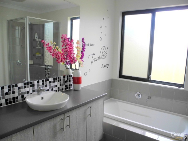 40 Eleanore Drive, Madora Bay WA 6210