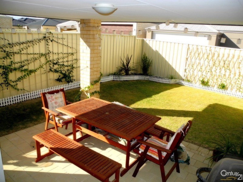 40 Eleanore Drive, Madora Bay WA 6210