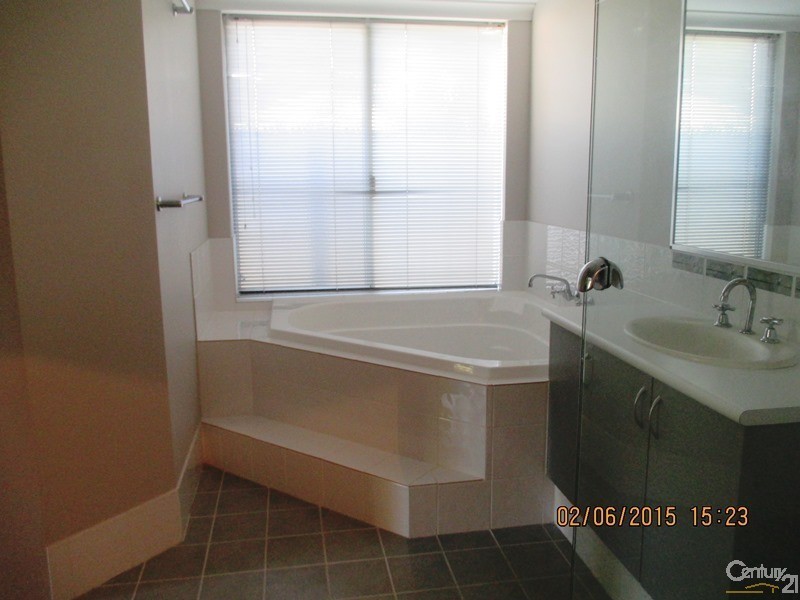 27 Brackenridge Ramble, Meadow Springs WA 6210