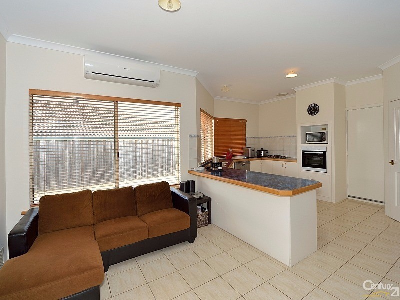 6 Hideaway Cove, Halls Head WA 6210