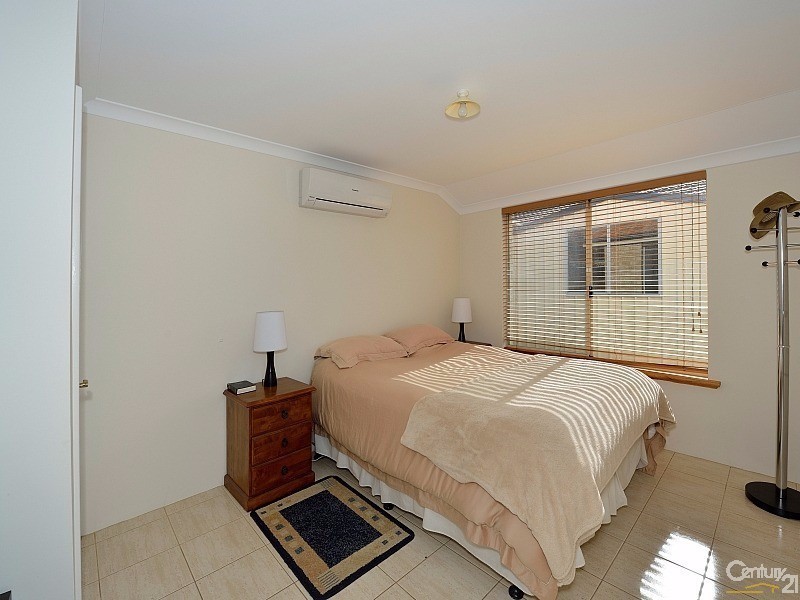 6 Hideaway Cove, Halls Head WA 6210