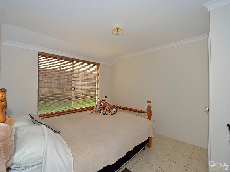 6 Hideaway Cove, Halls Head WA 6210