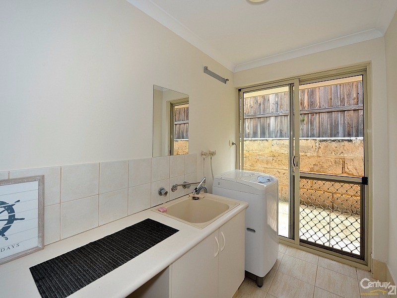6 Hideaway Cove, Halls Head WA 6210