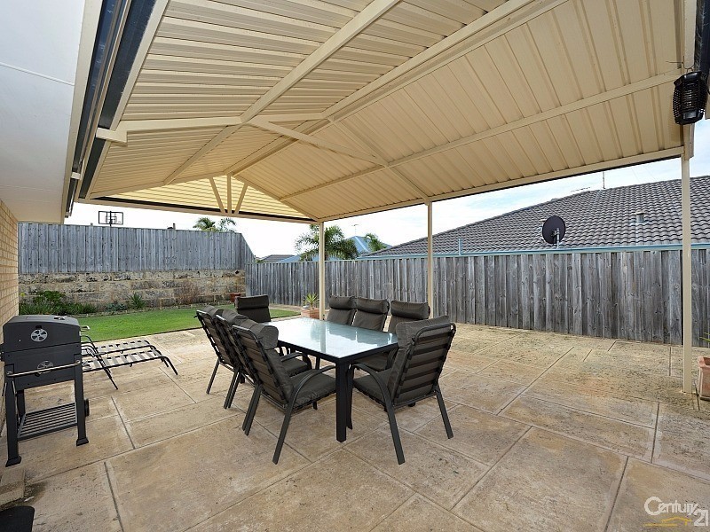6 Hideaway Cove, Halls Head WA 6210
